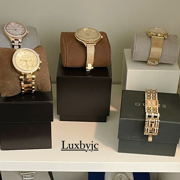 Michael Kors Limited Edition Watch in Gold - Picture 8 of 8